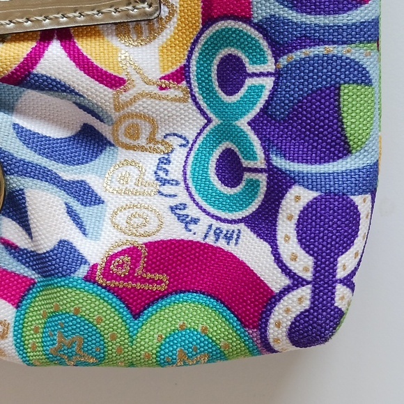 Coach Poppy Wristlet - Picture 6 of 11